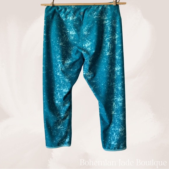 Kyodan Reversible Workout Capri Leggings - Picture 3 of 7